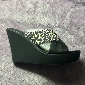 New Leopard Black Wedges